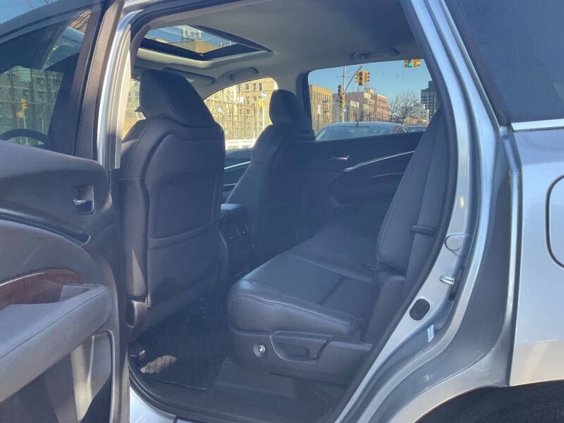 
								Acura MDX SH-AWD 2017 con tecnología full									