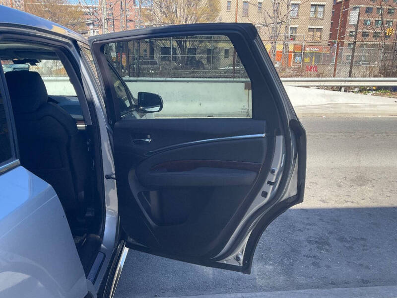 
								Acura MDX SH-AWD 2017 con tecnología full									