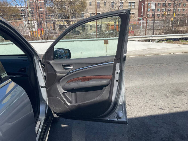 
								Acura MDX SH-AWD 2017 con tecnología full									