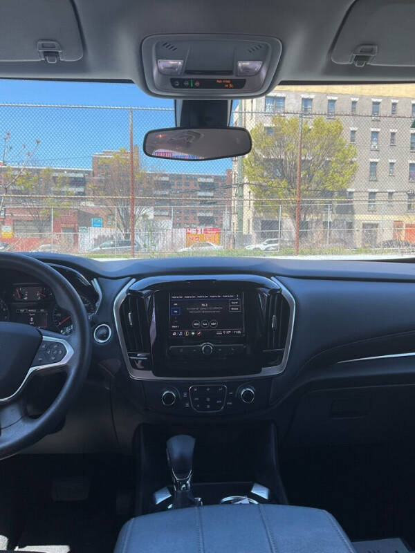 
								Chevrolet Traverse LS 2021 full									