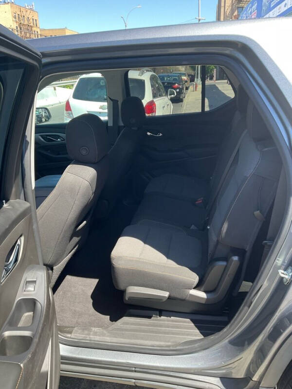 
								Chevrolet Traverse LS 2021 full									