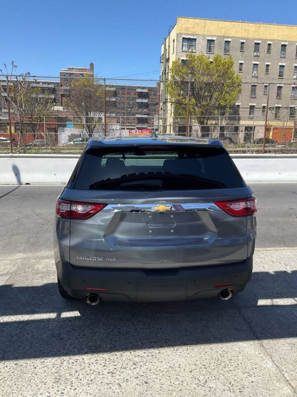 
								Chevrolet Traverse LS 2021 full									