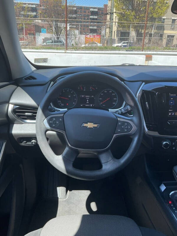 
								Chevrolet Traverse LS 2021 full									
