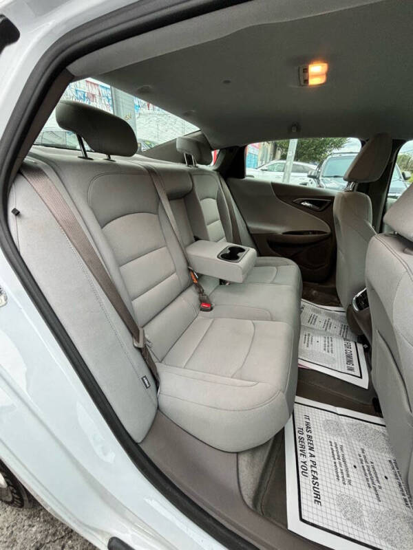 
								Chevrolet Malibú LT 2023 full									