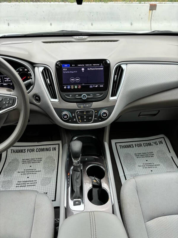 
								Chevrolet Malibú LT 2023 full									