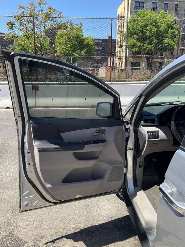 
								2011 Honda Odyssey EX-L w/DVD full									