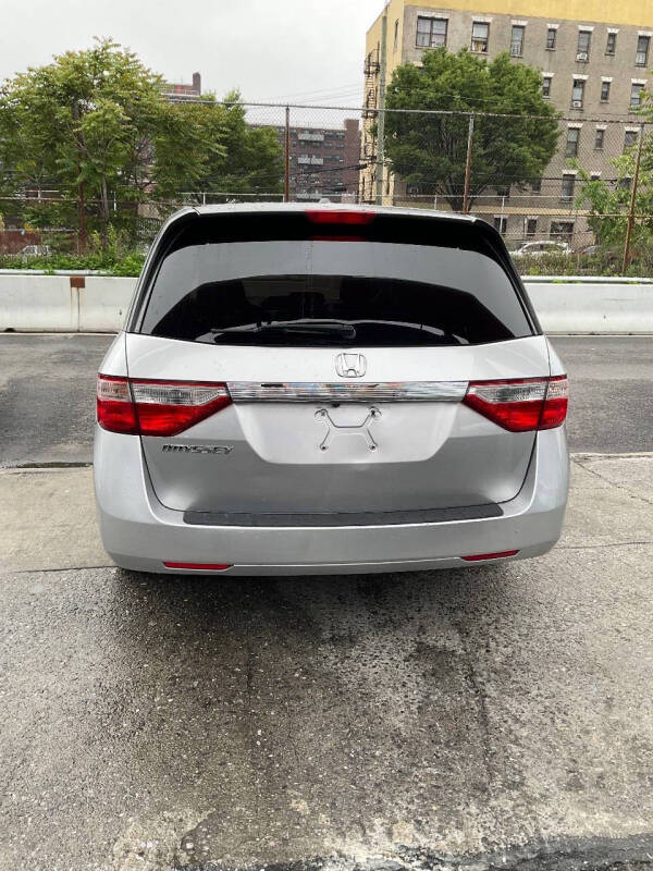 
								2011 Honda Odyssey EX-L w/DVD full									