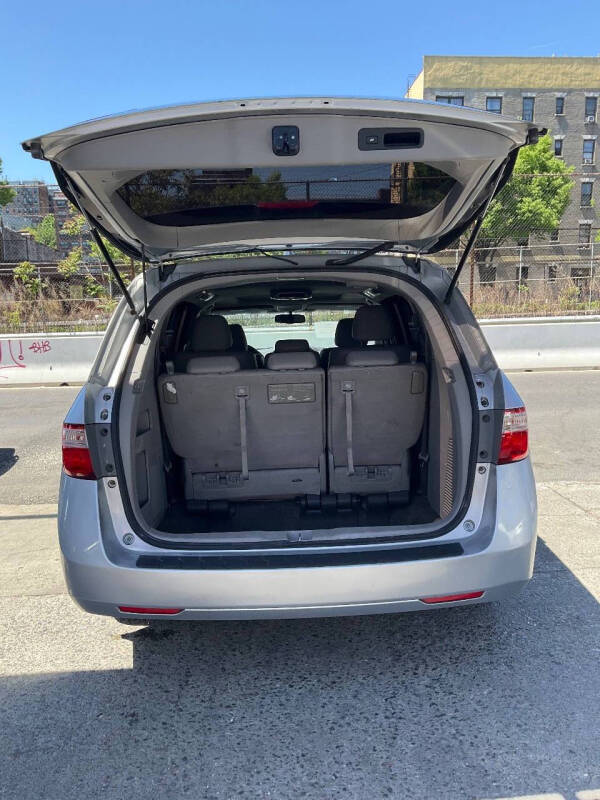 
								2011 Honda Odyssey EX-L w/DVD full									