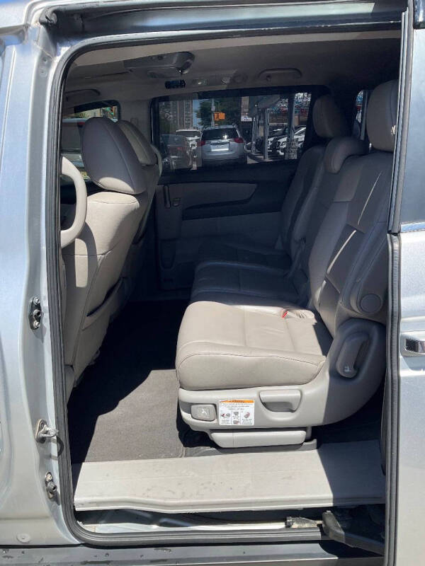 
								2011 Honda Odyssey EX-L w/DVD full									