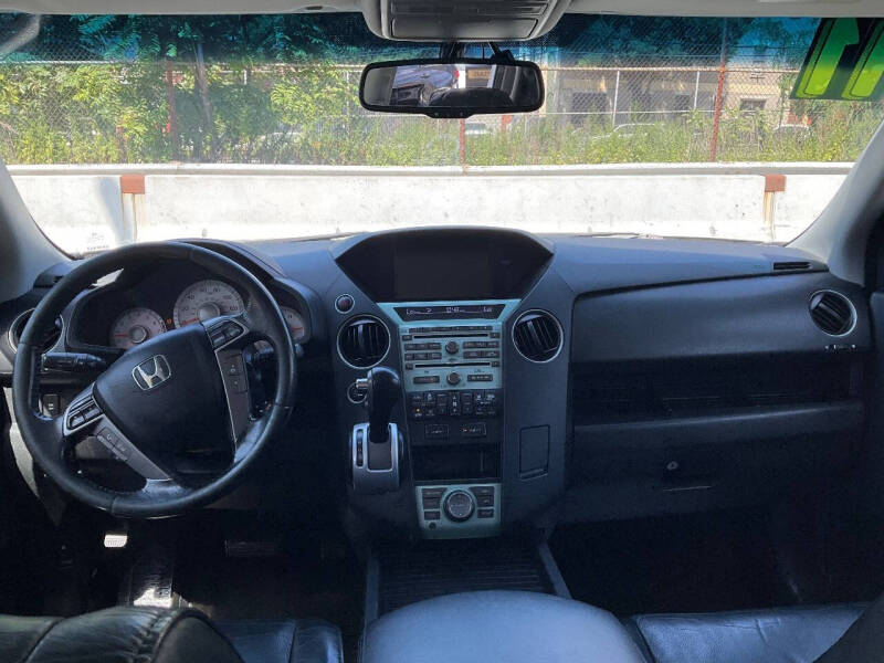 
								2011 Honda Pilot Touring full									