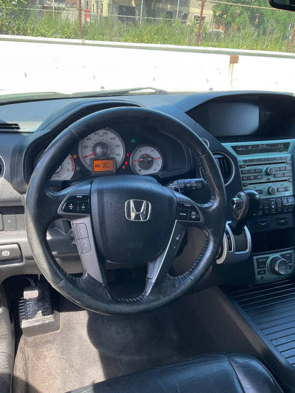 
								2011 Honda Pilot Touring full									