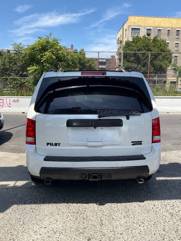 
								2011 Honda Pilot Touring full									