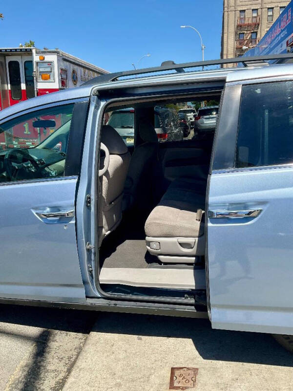 
								2012 Honda Odyssey EX full									