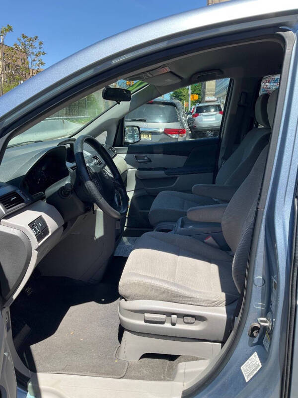 
								2012 Honda Odyssey EX full									