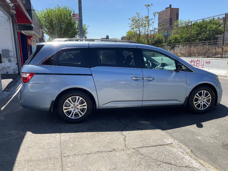 
								2012 Honda Odyssey EX full									