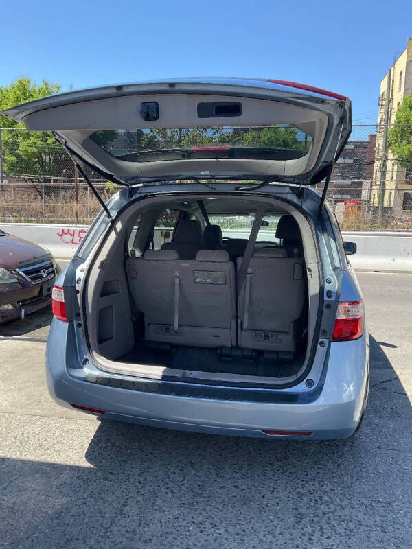 
								2012 Honda Odyssey EX full									