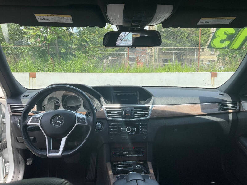 
								2013 Mercedes-Benz E-Class E 350 Luxury 4MATIC full									