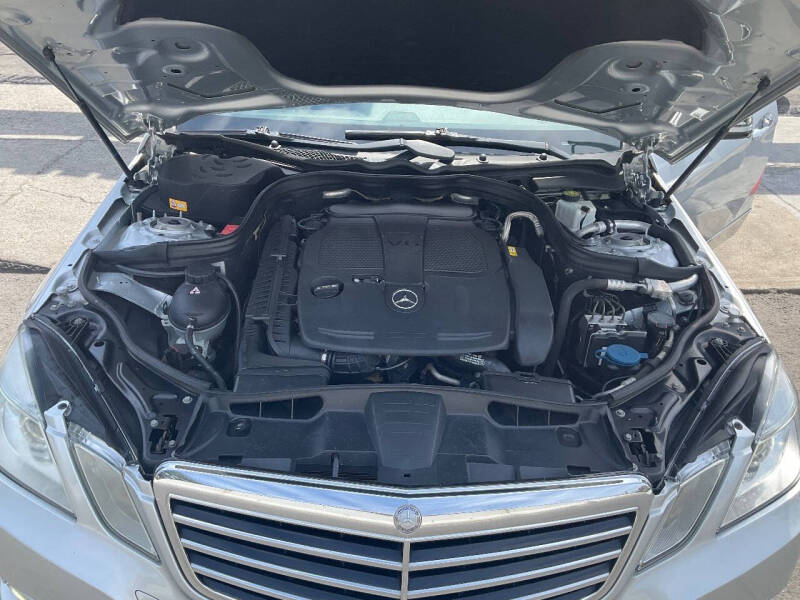 
								2013 Mercedes-Benz E-Class E 350 Luxury 4MATIC full									