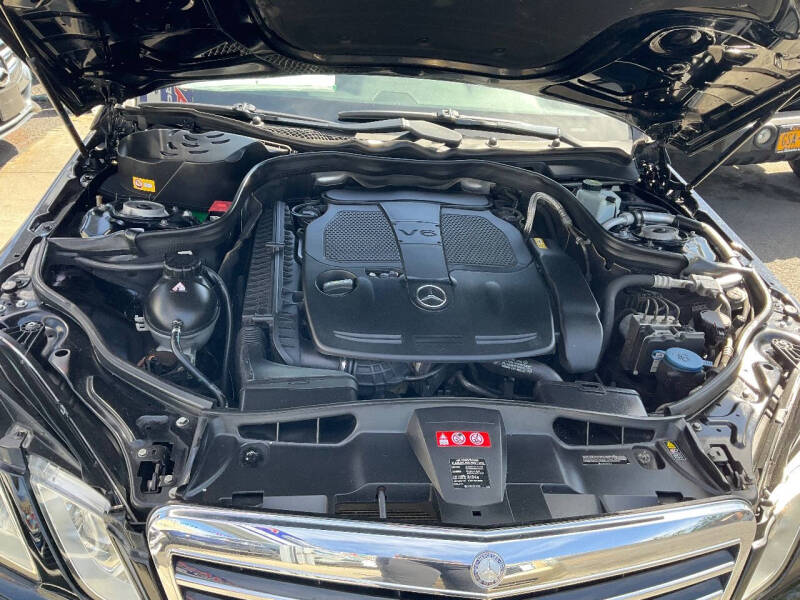 
								2013 Mercedes-Benz E-Class E 350 Luxury 4MATIC full									