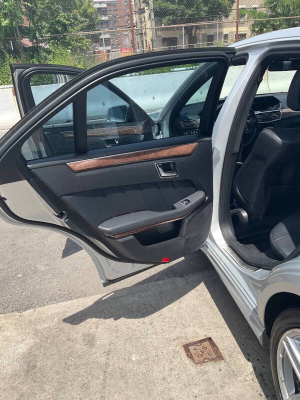 
								2013 Mercedes-Benz E-Class E 350 Luxury 4MATIC full									