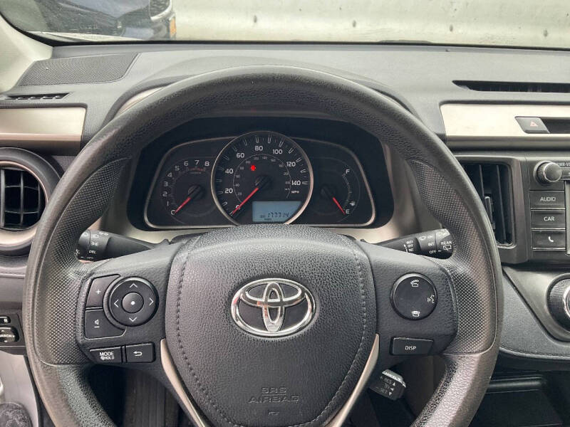 
								2014 Toyota RAV4 LE full									