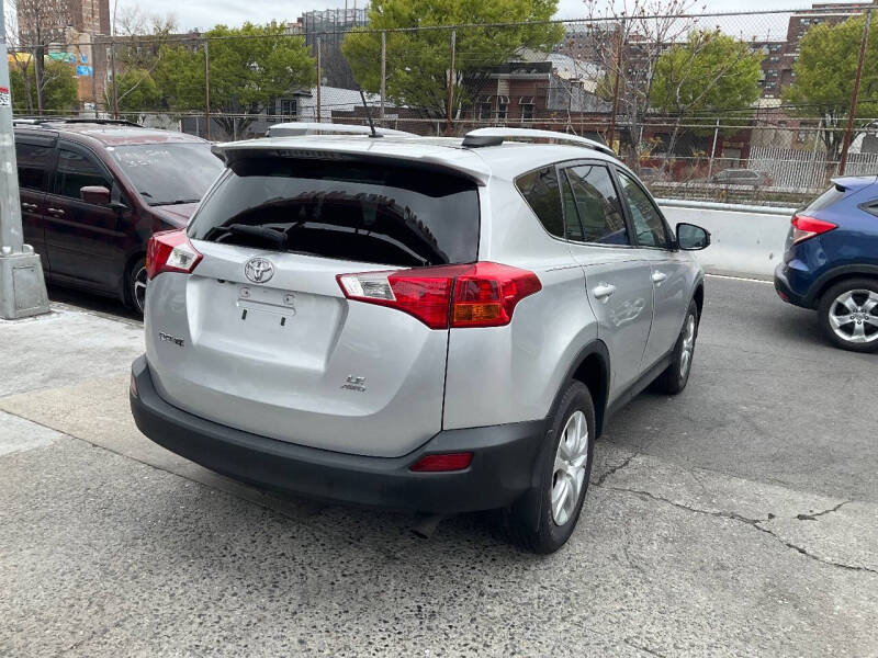 
								2014 Toyota RAV4 LE full									