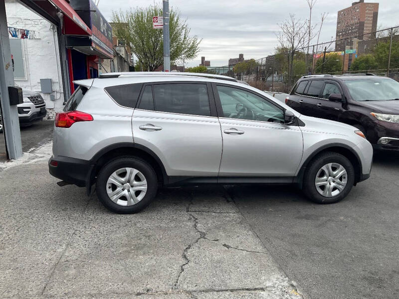 
								2014 Toyota RAV4 LE full									