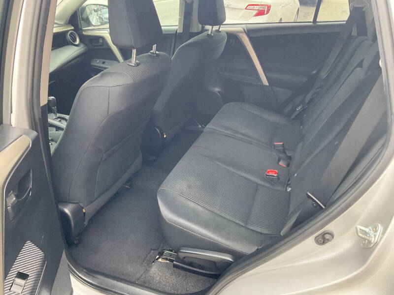 
								2014 Toyota RAV4 LE full									