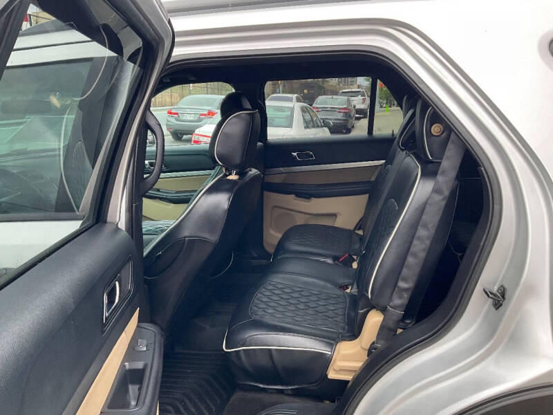 
								2016 Ford Explorer full									