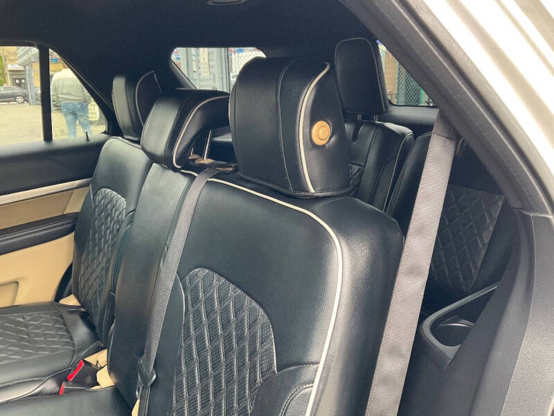 
								2016 Ford Explorer full									