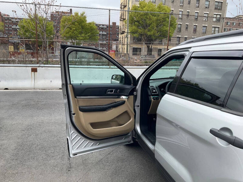 
								2016 Ford Explorer full									