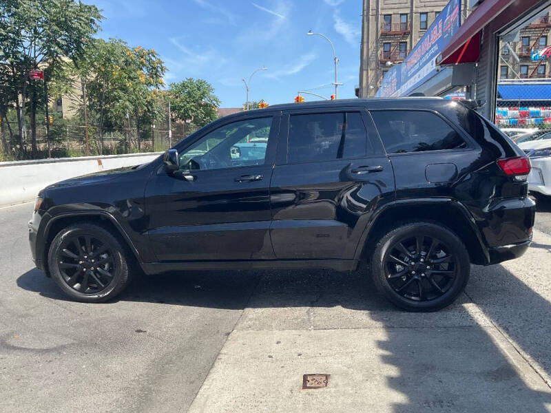 
								2017 Jeep Grand Cherokee Laredo full									