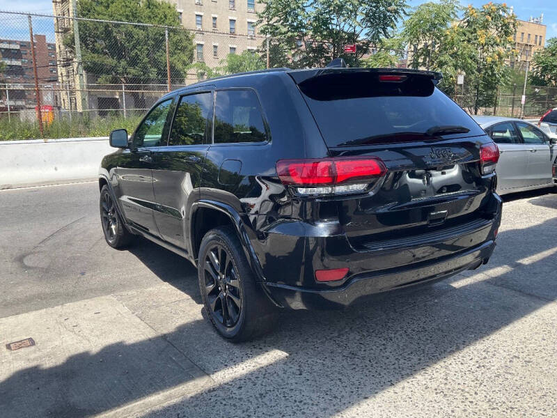 
								2017 Jeep Grand Cherokee Laredo full									