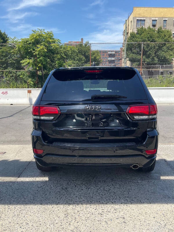 
								2017 Jeep Grand Cherokee Laredo full									