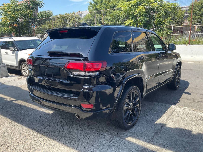 
								2017 Jeep Grand Cherokee Laredo full									