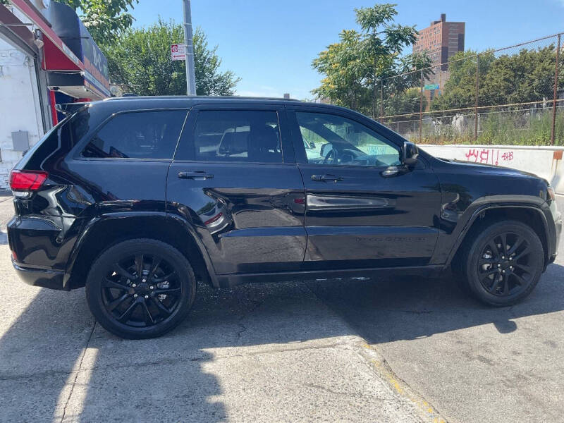 
								2017 Jeep Grand Cherokee Laredo full									