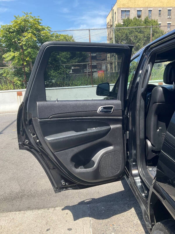 
								2017 Jeep Grand Cherokee Laredo full									