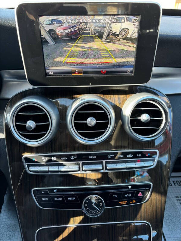 
								2017 Mercedes-Benz C-Class C 300 Luxury 4MATIC full									