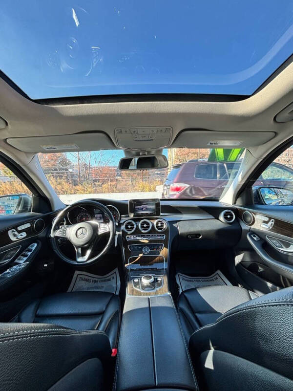 
								2017 Mercedes-Benz C-Class C 300 Luxury 4MATIC full									