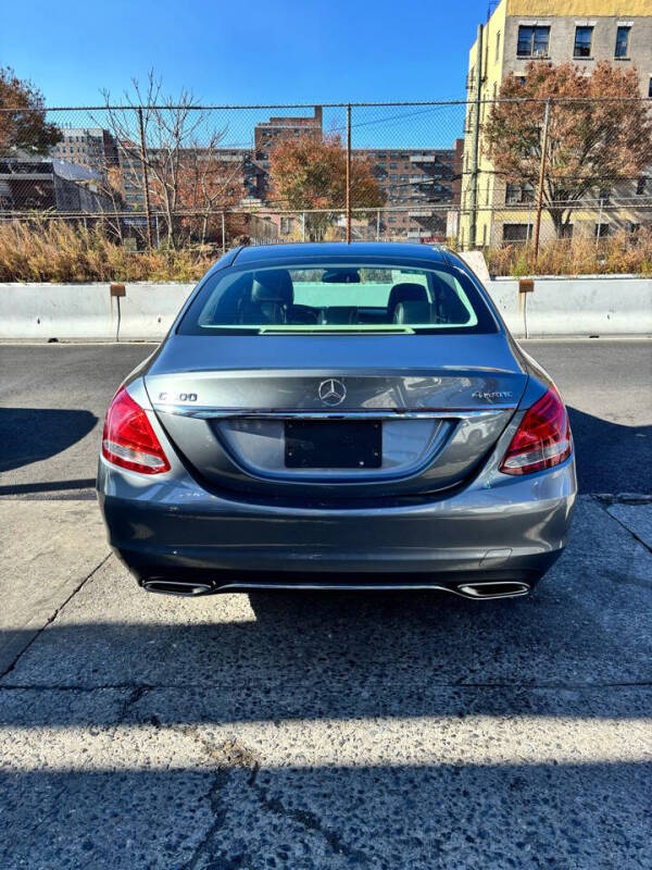 
								2017 Mercedes-Benz C-Class C 300 Luxury 4MATIC full									