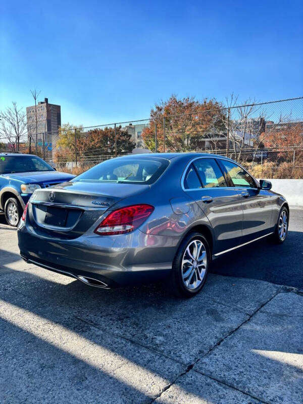 
								2017 Mercedes-Benz C-Class C 300 Luxury 4MATIC full									