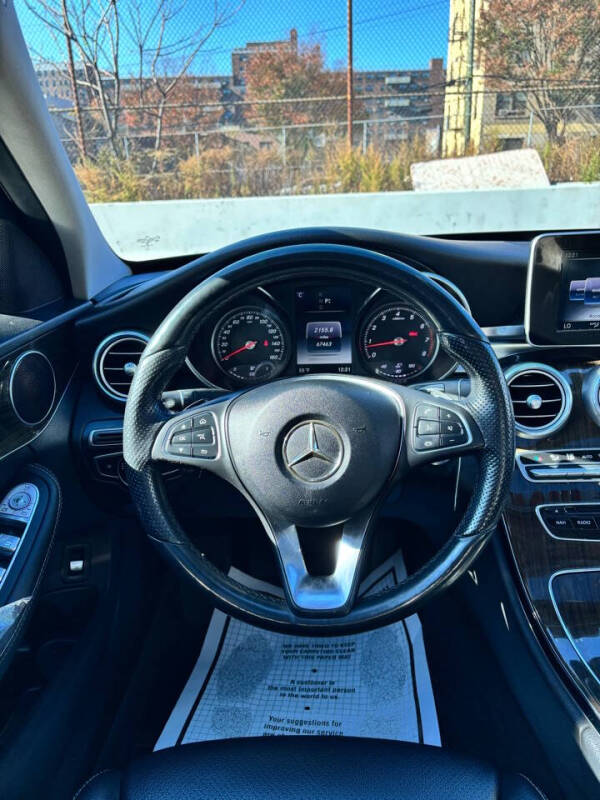 
								2017 Mercedes-Benz C-Class C 300 Luxury 4MATIC full									