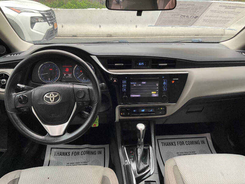 
								2017 Toyota Corolla L full									