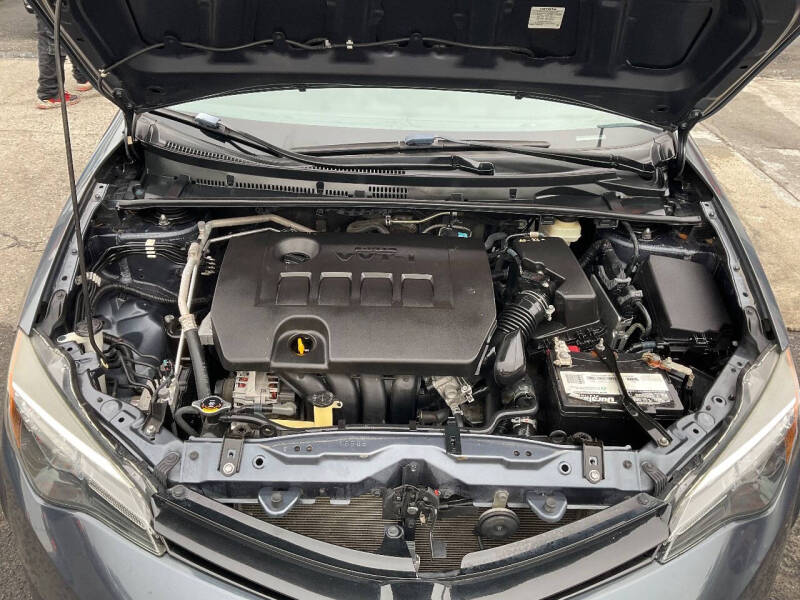 
								2017 Toyota Corolla L full									