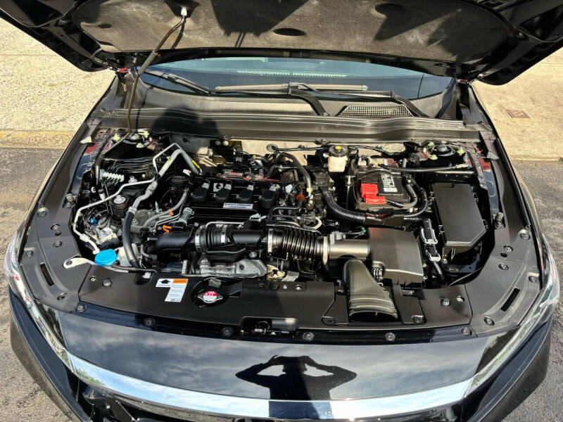 
								2018 Honda Accord LX full									