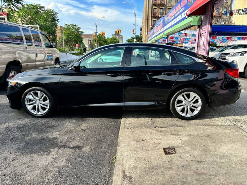 
								2018 Honda Accord LX full									