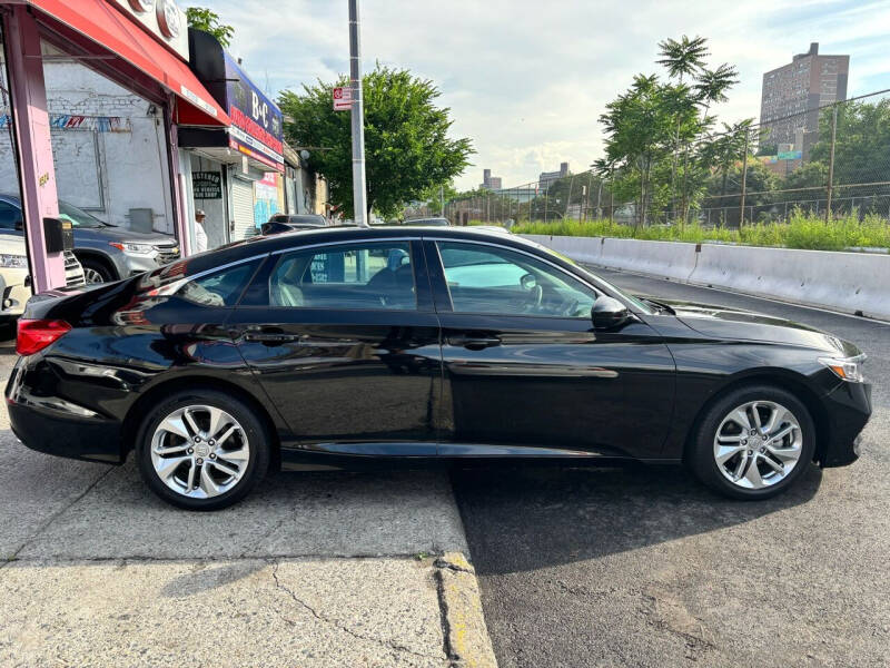 
								2018 Honda Accord LX full									