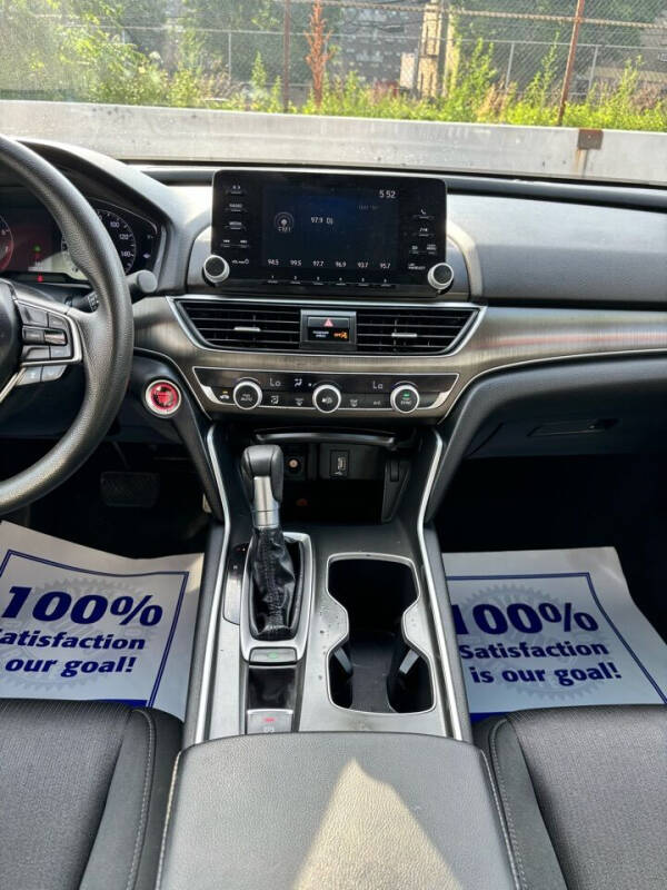 
								2018 Honda Accord LX full									