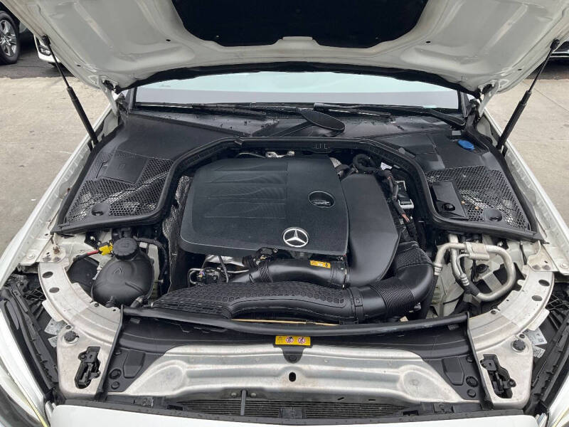 
								2019 Mercedes-Benz C-Class C 300 4MATIC full									