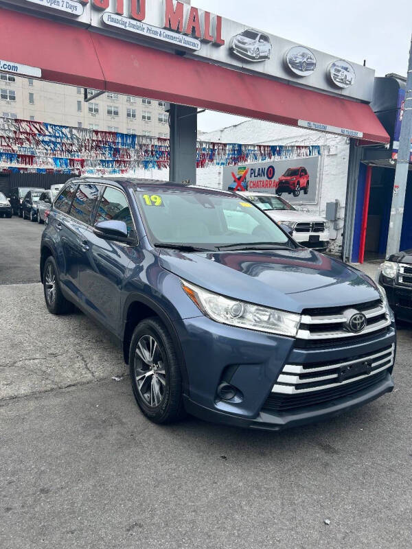 
								2019 Toyota Highlander LE full									